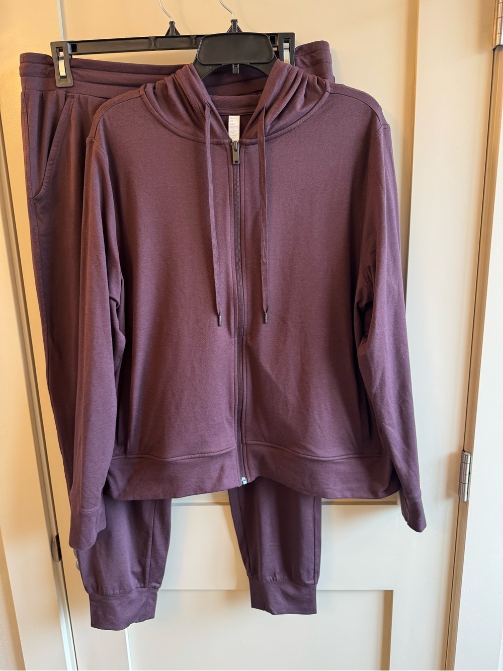 Zella Burgandy Fidge Zip-Up Hoodie & Jogger Set